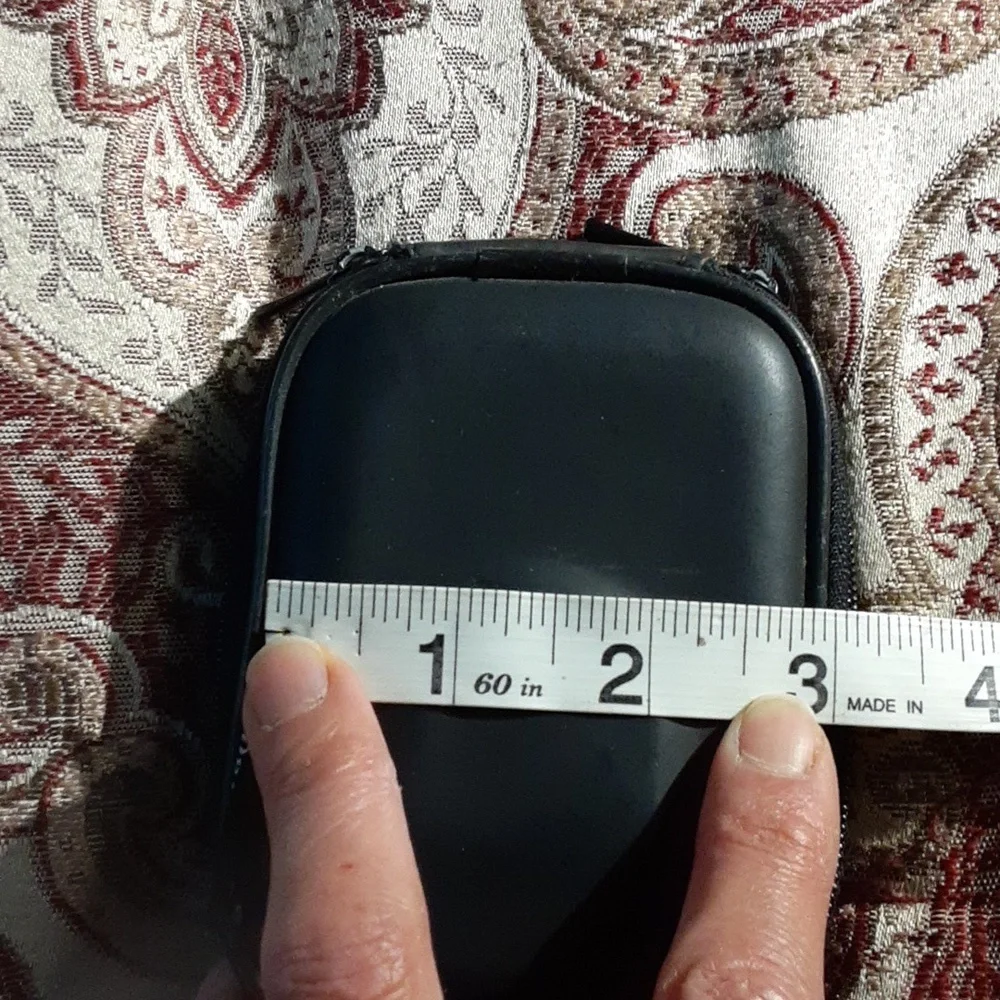 Shutterbug 📷 black camera case - Picture 6 of 15